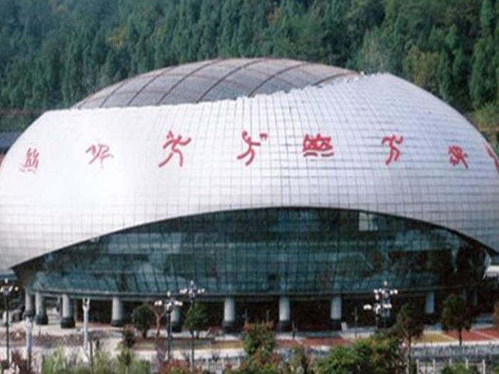 西城体育中心球形网架加工安装